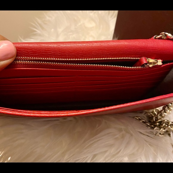 Gucci Wallet on a Chain - Picture 3 of 15